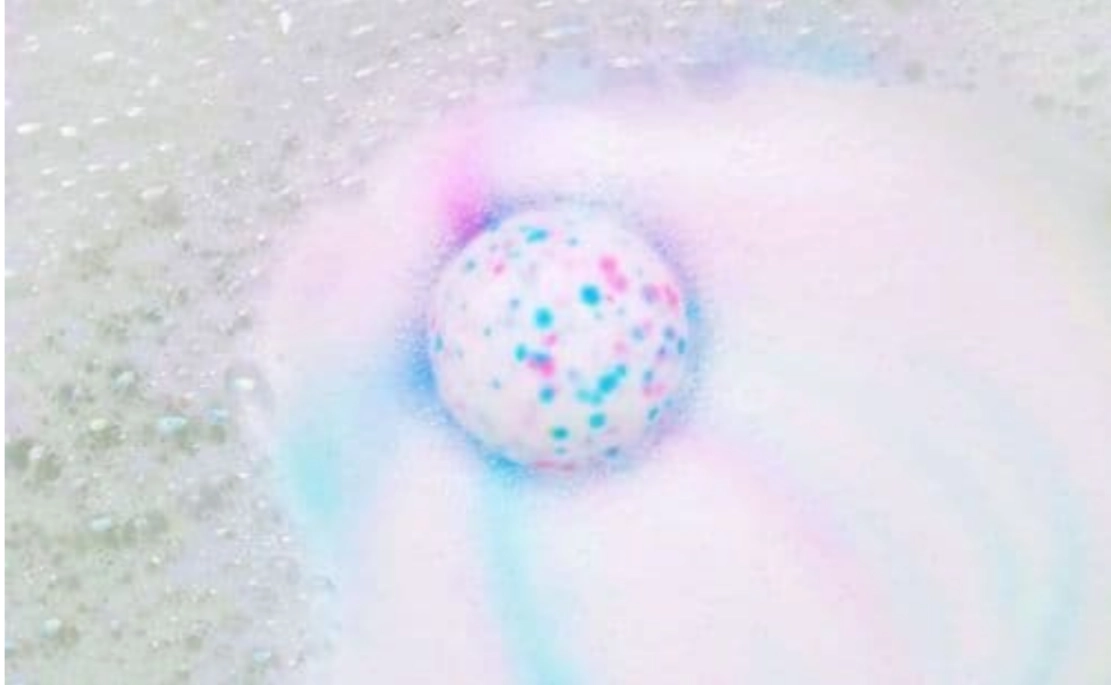 Baby Powder Fizzy Bath Bomb VEGAN Verzachtende, zachte zeep 3 Baby Powder Fizzy Bath Bomb VEGAN Verzachtende, zachte zeep 3